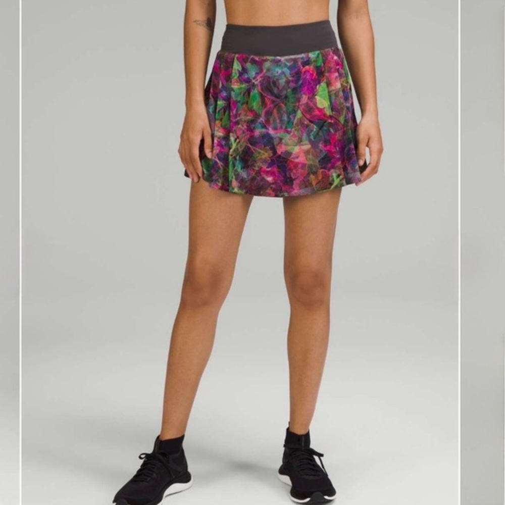 lululemon Side Pleat HR Tennis SkirtVivid FloralTone Multi Graphite Grey NWT 12